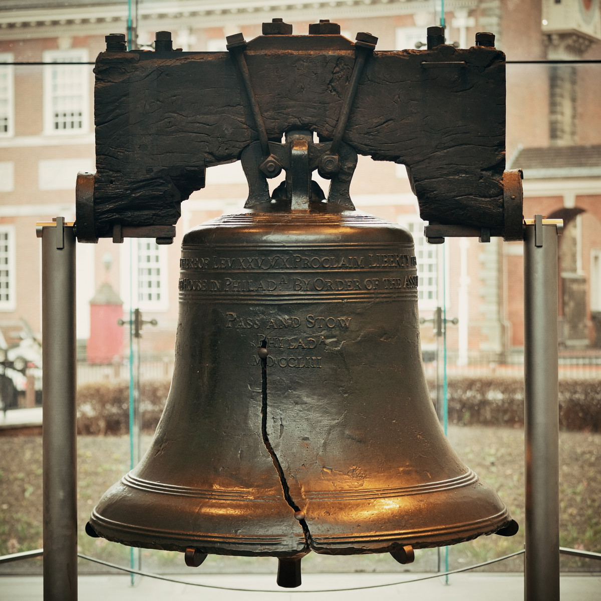 Should the Liberty Bell Leave Philadelphia? :: Right & Free